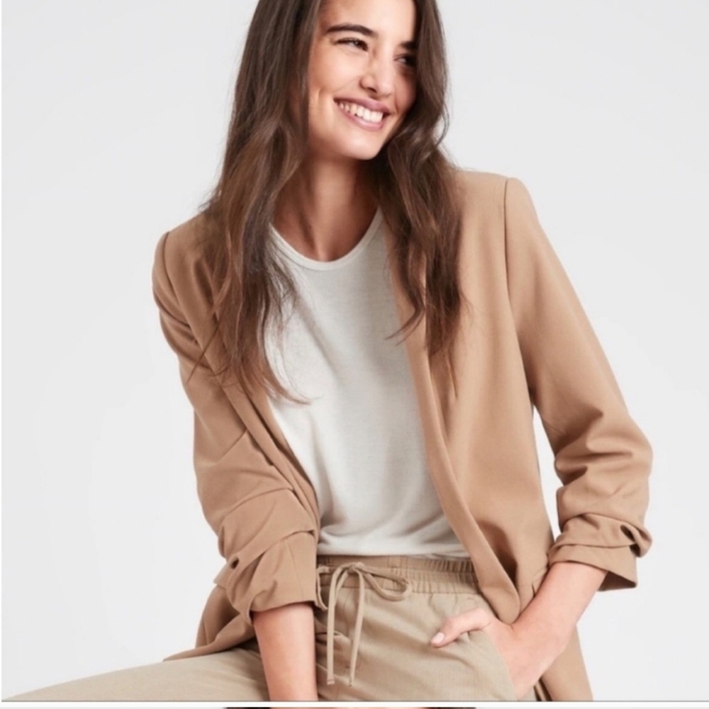 Like New- Banana Republic Ruched Sleeve Blazer Size XL